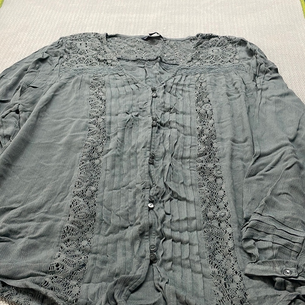 Long sleeve multi detailed top